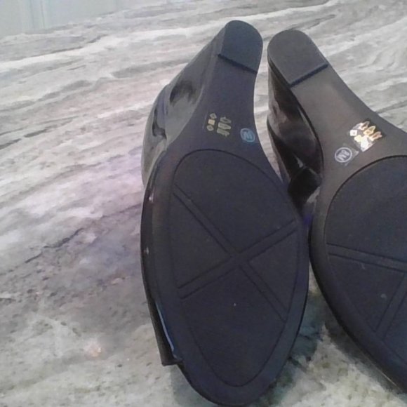 Peep Toe Wedge CZ by Laundry NEVER WORN - Picture 6 of 6